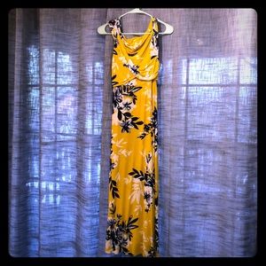 A Pea in a Pod maternity dress